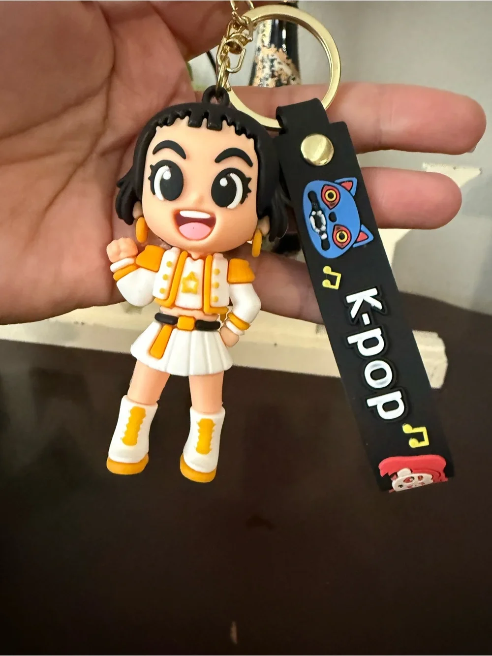 K-Pop Demon Hunters Cute Anime Figure Keychain Yellow White Idol Outfit Music